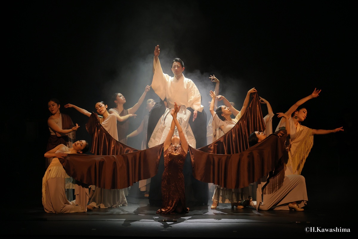 映画「国宝」で幾度目かのブームが到来中の歌舞伎の世界を、「女形」として艶やかに盛り上げる。さらに脚本から踊りの振り付けまでを手掛ける「プロデューサー兼演者」として、視線は国内から遠く海外まで飛翔の画像2