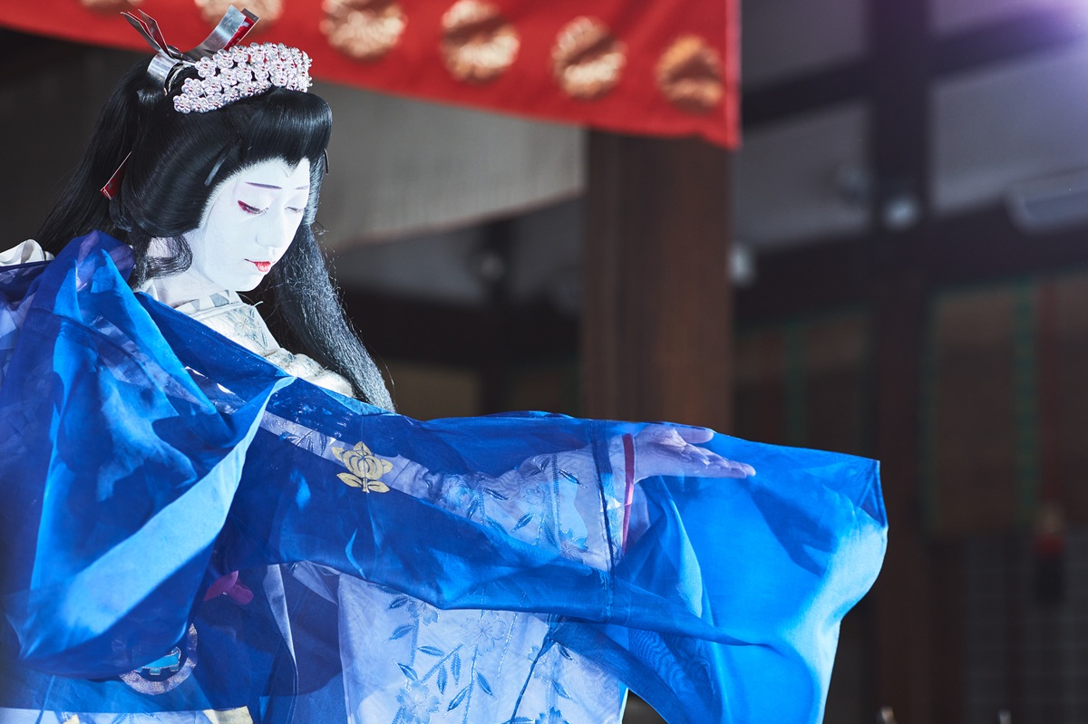 映画「国宝」で幾度目かのブームが到来中の歌舞伎の世界を、「女形」として艶やかに盛り上げる。さらに脚本から踊りの振り付けまでを手掛ける「プロデューサー兼演者」として、視線は国内から遠く海外まで飛翔の画像6