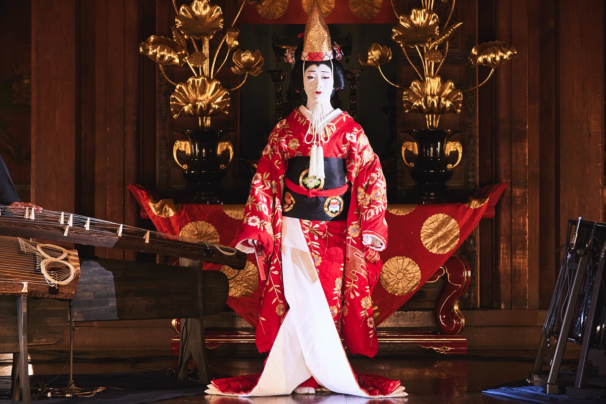 映画「国宝」で幾度目かのブームが到来中の歌舞伎の世界を、「女形」として艶やかに盛り上げる。さらに脚本から踊りの振り付けまでを手掛ける「プロデューサー兼演者」として、視線は国内から遠く海外まで飛翔の画像3